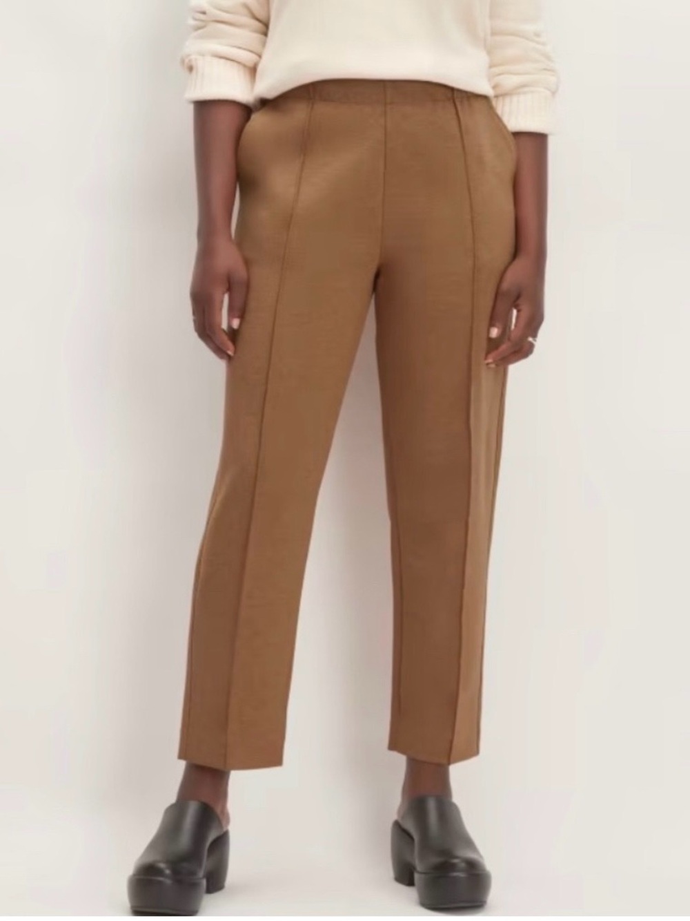 Everlane Cropped Straight-Leg Pants in Camel